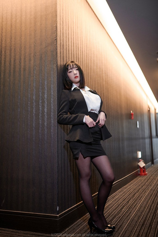 [Image: Inkyung-Art-Gravia-2020-03-25-vol-147-004.jpg]