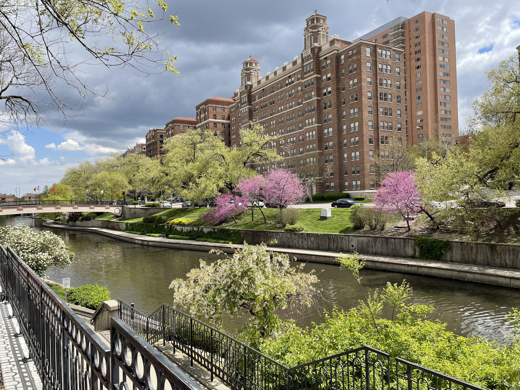 526F5EE7-1925-40E1-BDEC-9549A3670C60