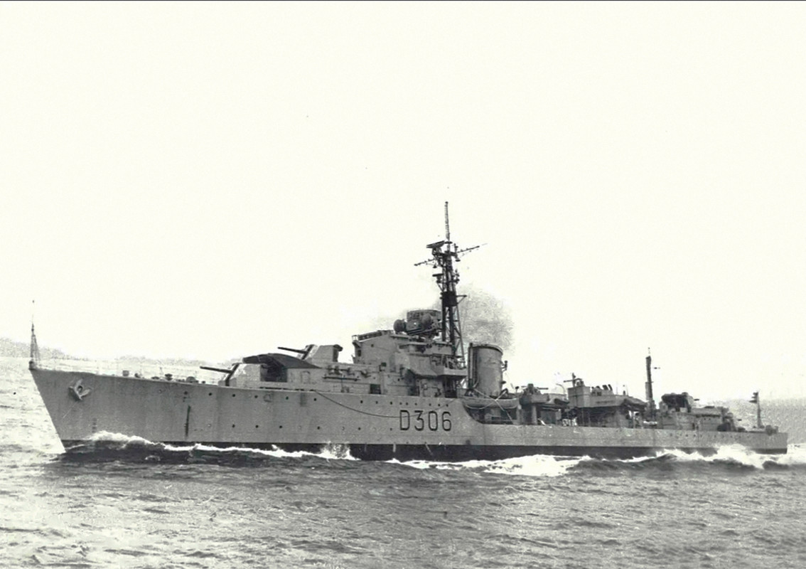 HNoMS Stavanger (ex-HMS Crystal)-1