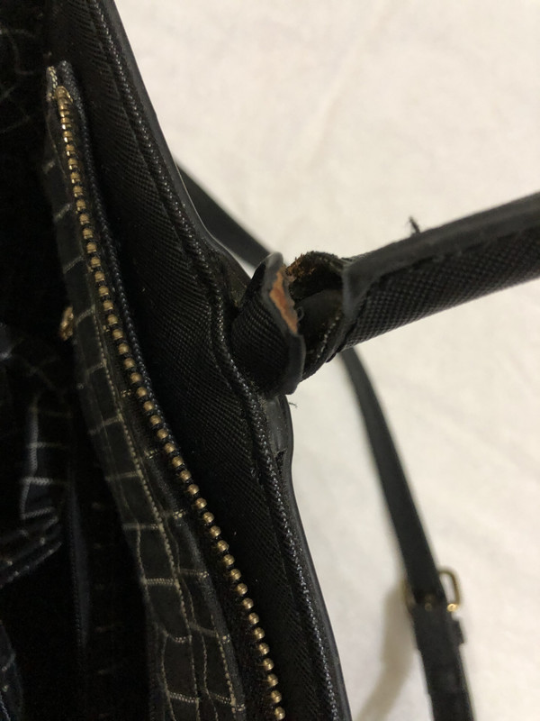 5B0ED39B-BF5C-451A-94A7-F806005289CA