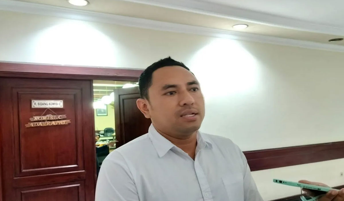 Respons Wakil Ketua DPRD Surabaya: Penataan Parkir Kota Kini Lebih Tertib!