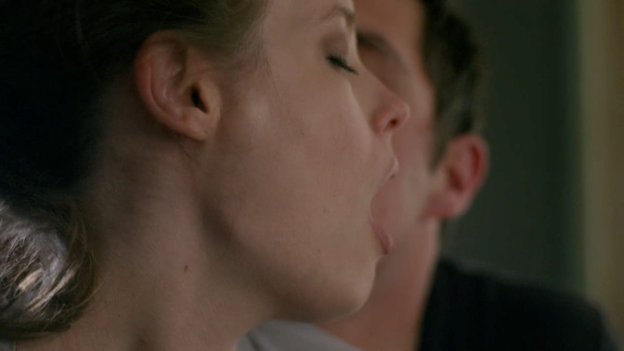 Love.S02_compilation.00_02_14_06.Still017