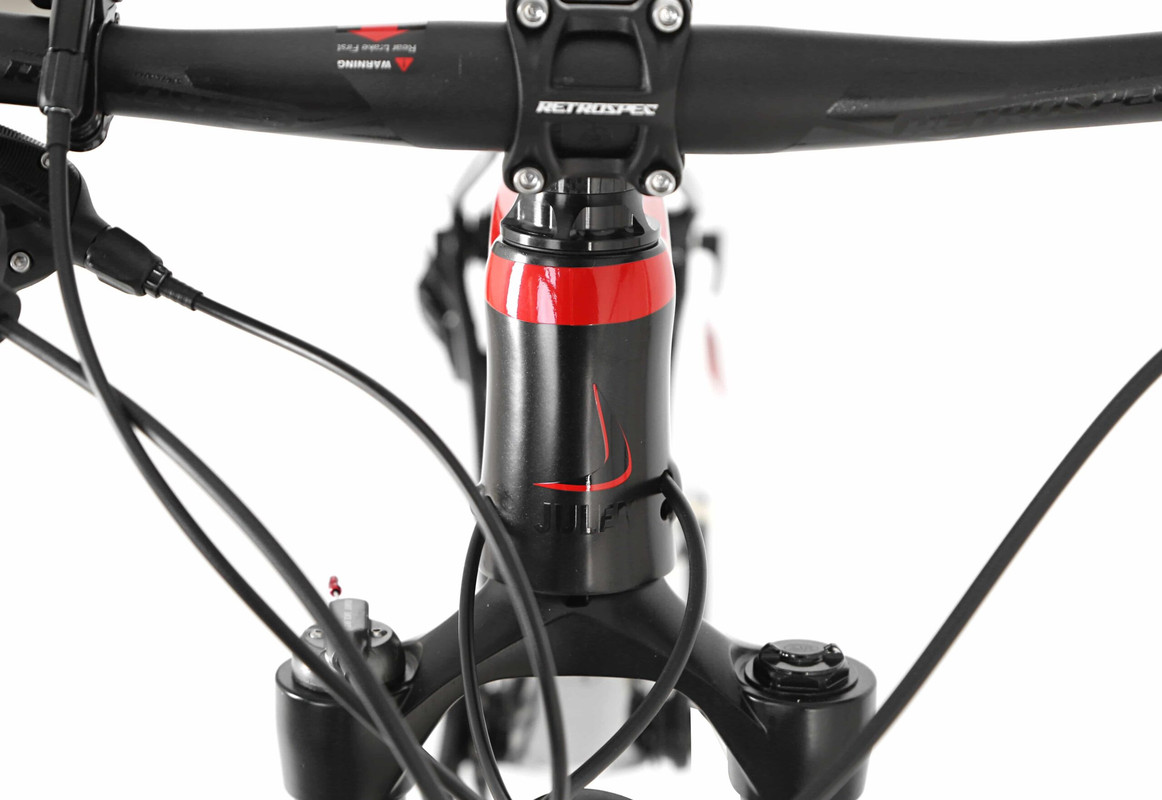 Bicicleta de montaña Julen Control Carbon de 29 pulgadas en color negro.
