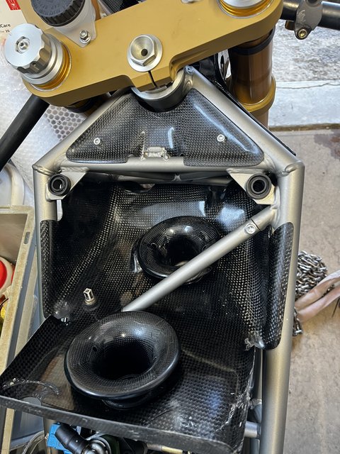 CDAE8898-55AD-4B87-A5A7-0511A2BC24E8