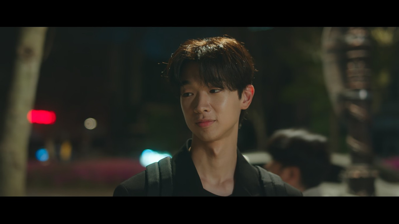 VS--Netflix-ResidentPlaybookE8Episode8-74’09”