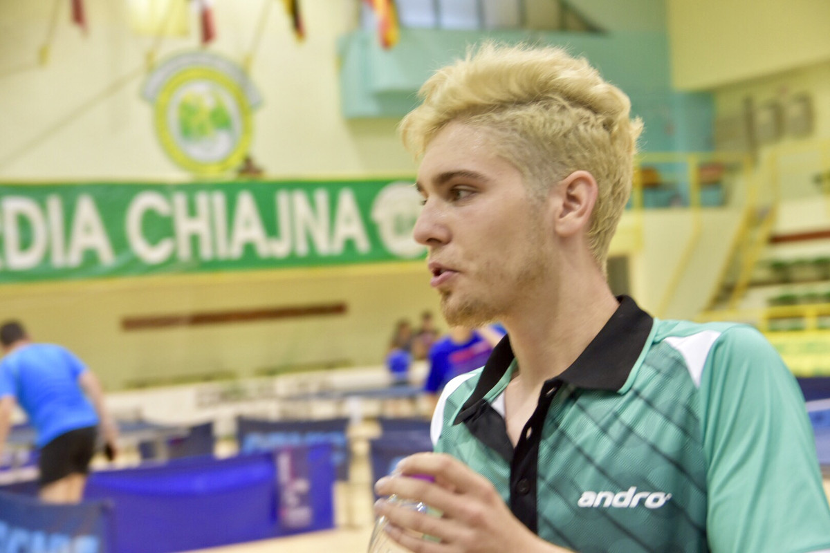 2E0FDB3F-CAC6-40DC-A90C-463303167DD3