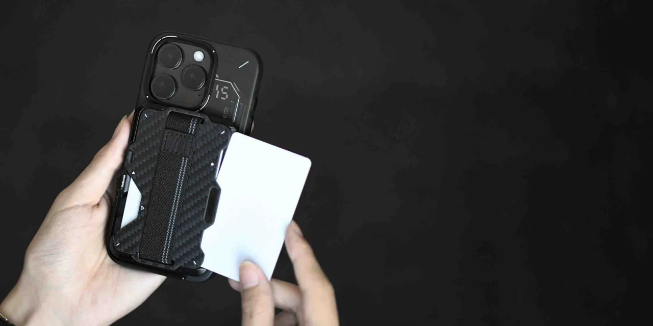 Portofel Compatibil MagSafe Aulumu G03 Multi Tool Metal Wallet, Carcasa Aluminiu si fibra de carbon, Grip elastic, Kickstand metalic integrat, suport AirTag, deschizator sticle, rigla integrata, blocare RFID, pana la 12 carduri, Ultra slim, Negru 1 2800 1400 b2e39b86 08c2 42c5 a6c4 5298ce0fa82f