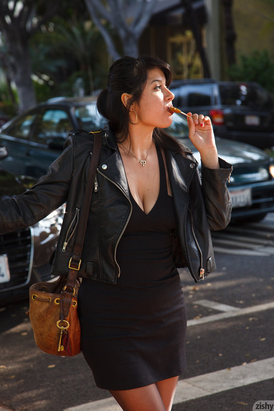 full_010_1036021054445882