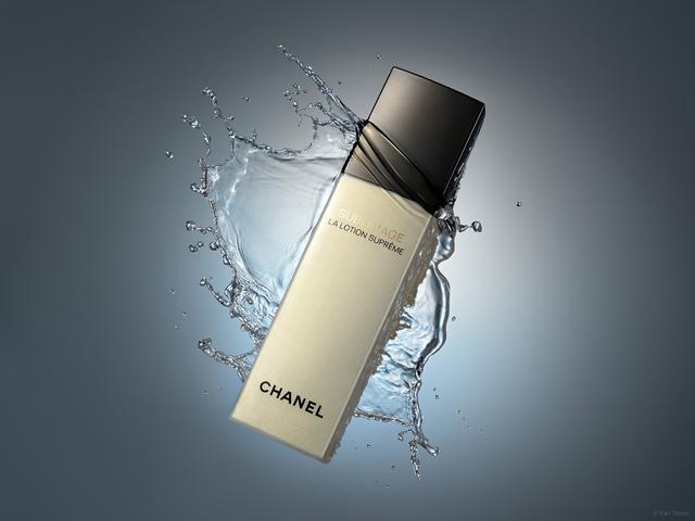 Floating Cosmetics Splash Shot Floating Cosmetics Splash Shot