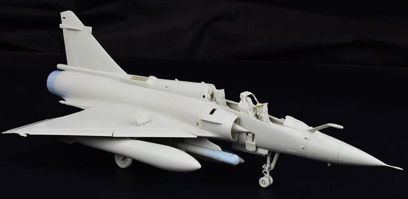 1/32 - Dassault Mirage 2000 C/B/D & N by Kitty Hawk - M2000C