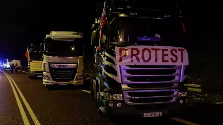 Lvovo meras ragina Lenkiją nutraukti „gėdingą Ukrainos blokadą”