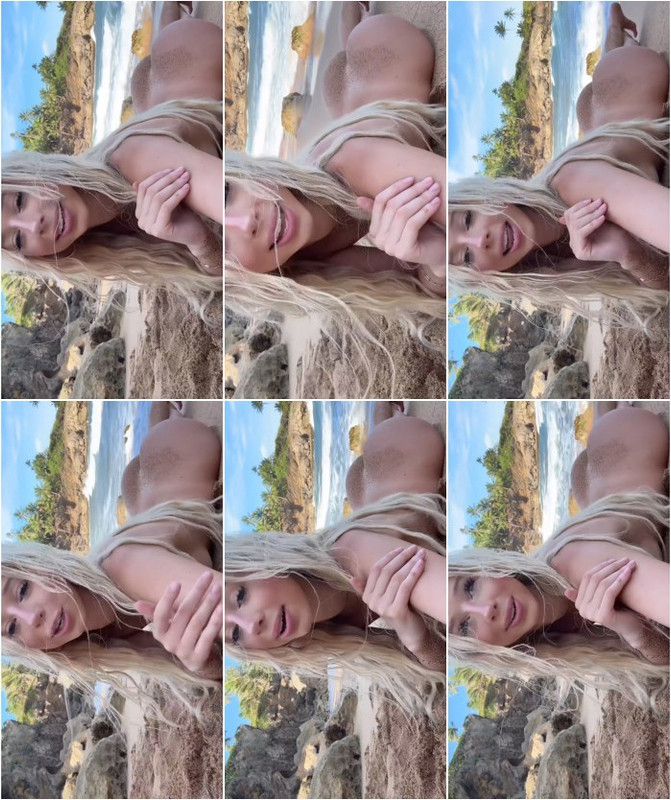 Ass-Beach-Blonde-Only-Fans-Public-Porn-2.jpg