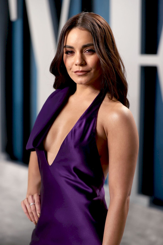 Vanessa-Hudgens-Sexy-The-Fappening-Blog-39