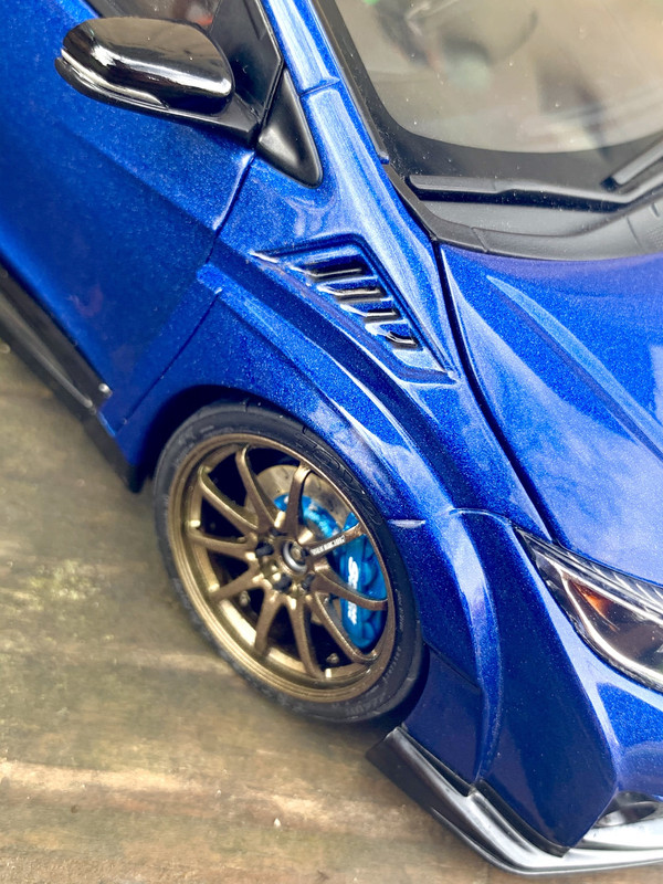 1/18 Ebbro Honda Civic Type R (FK2) Finished Custom