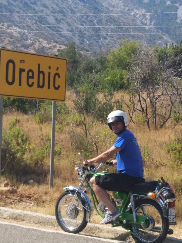 37BB15C0-3FF4-4AE2-A348-9DBD65F4CAAE