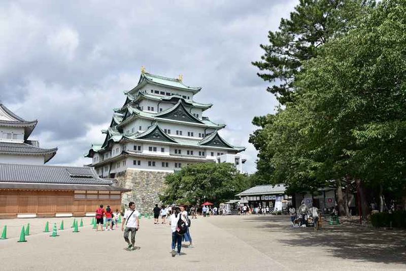 1612-nagoya-castel-guide