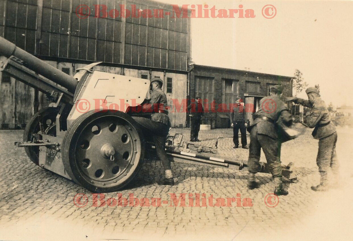 X369 Foto Wehrmacht mit 8,8-cm-PaK 43 SCHEUNENTOR Panzerabwehrkanone TOP (1)