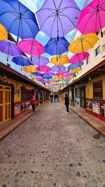 DIA 11: GUATAPÉ - MEDELLIN - Colombia y Curaçao Verano 2022 (10)