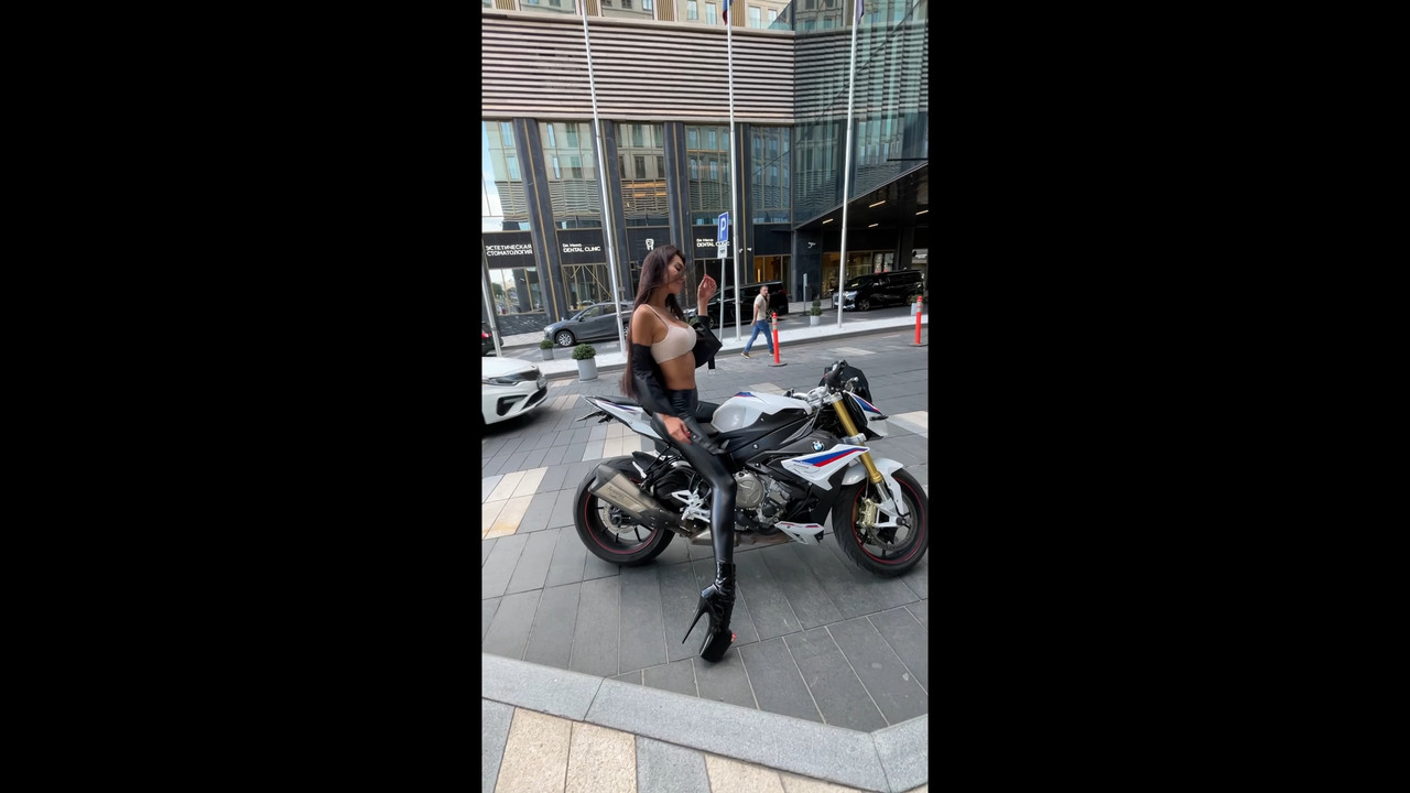 untitled supermolly girlwatching