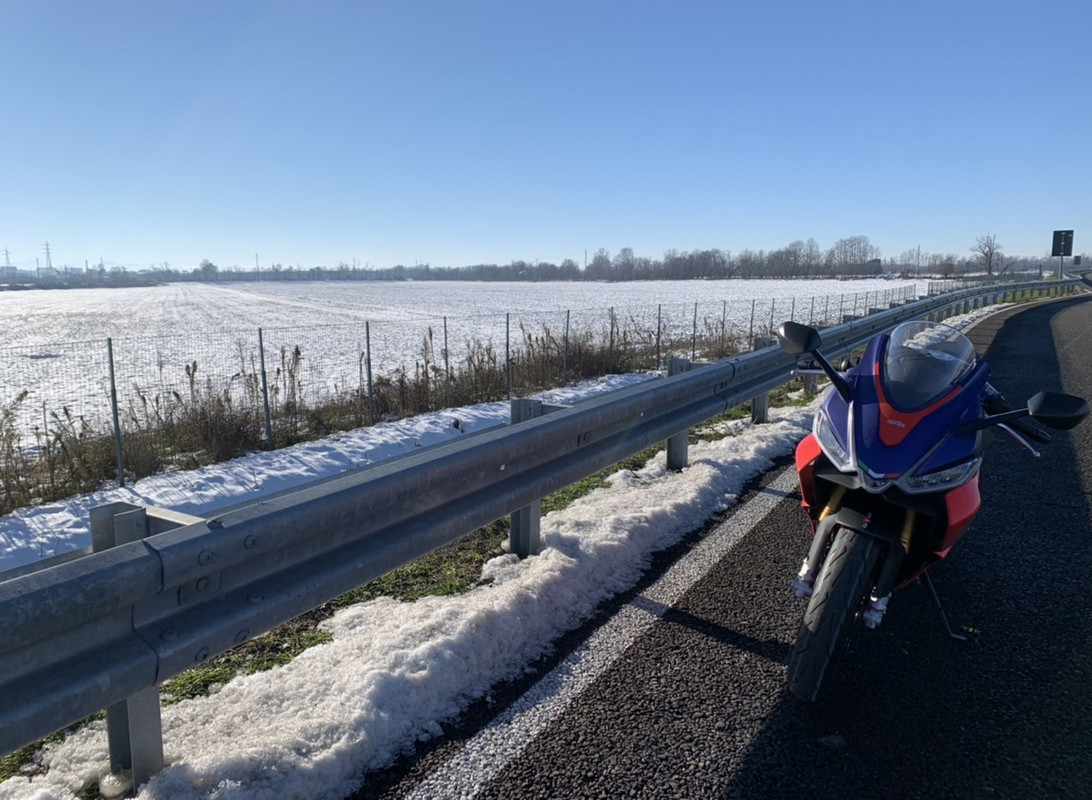 330E7BCB-CA93-4099-8607-6B1CEF9C852F