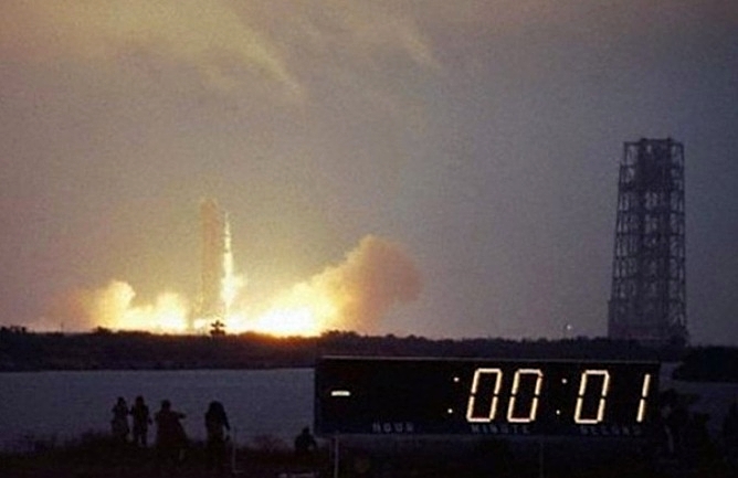 COUNTDOWN-NASA-1B-FOTOR.jpg