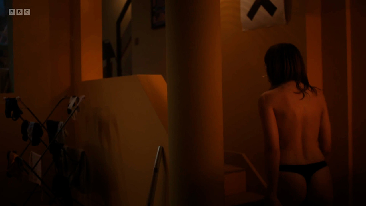 Emma.Appleton EIKAL.s1e1.00_00_34_35.Still006