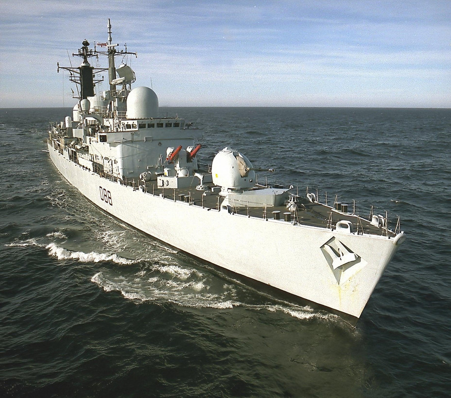 HMS Glasgow (D.88)-4