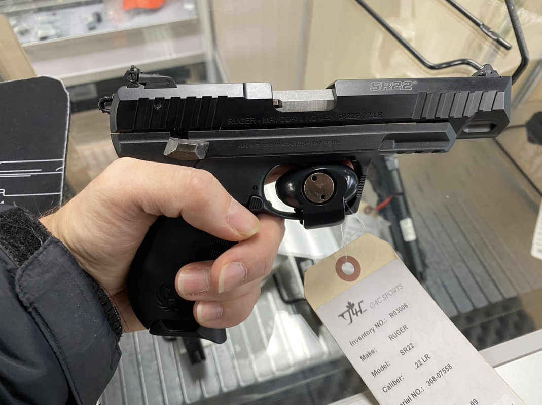 1E606856-695C-488B-81E3-709B1D218A95