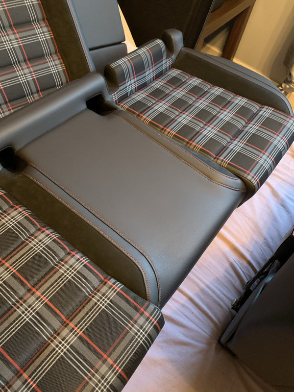 E92A6850-93F3-496E-8473-DAACDEF7C110