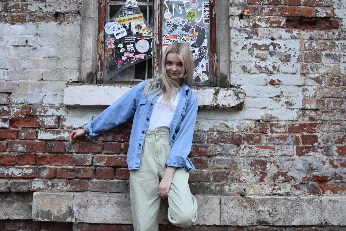 00D949AB-5BF3-4742-B85D-08E395E47A86