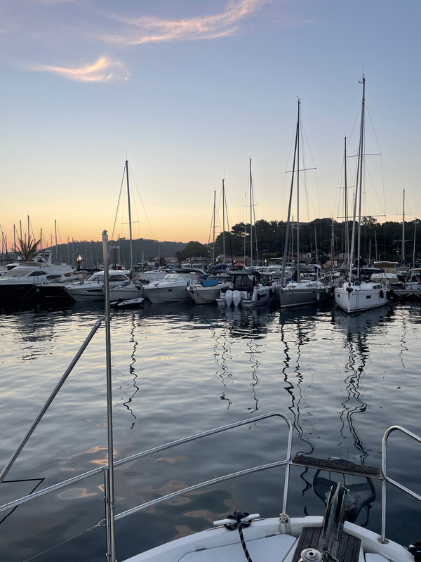 842F6738-8A25-4550-947F-A69A615C9642