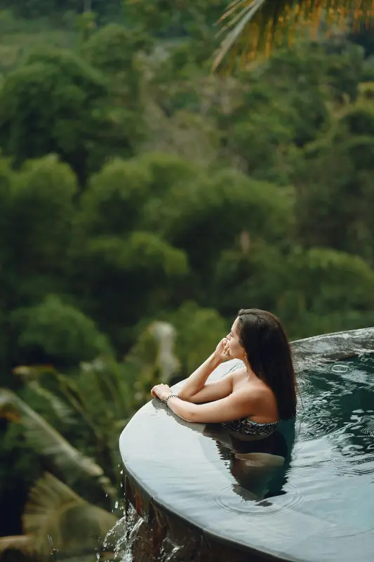 self discovery of ThrillMyTravel guest at infinity pool