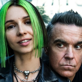Νέο Music Video | Robbie Williams & Miss Monique – Beauty In Us