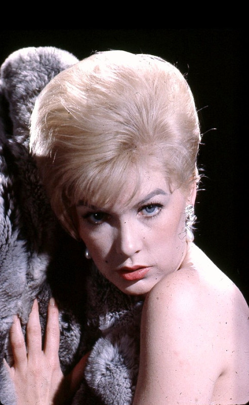 Stella_Stevens_b02