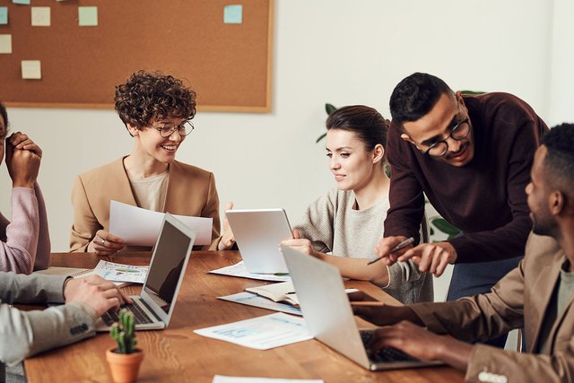 Manager Delegating Work to Employee - Delegating Tasks For Beginner Managers