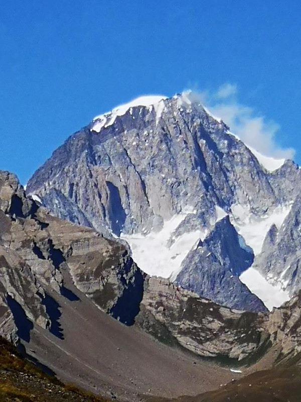 42058631_1921095767967756_3402905260090458112_n