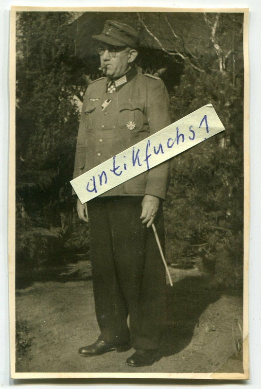 Dr.Ansprenger mit dem Bayrischen Militär-Sanitäts-Orden 1.Klasse 1945
