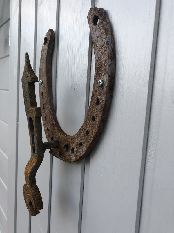 7B2FDFDC-95E5-4328-B095-AAA3A5F154BB