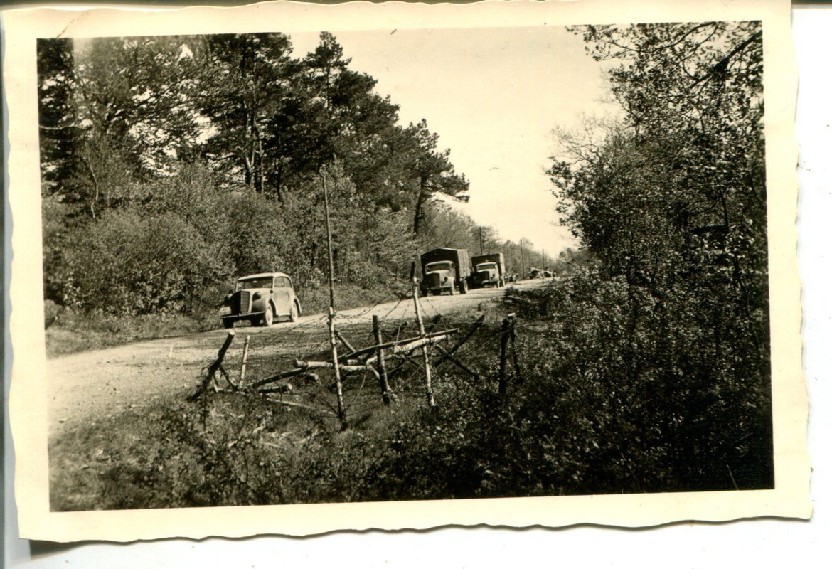 Orig.Foto Kübelwagen LKW - Kolonne Wehrmacht auf