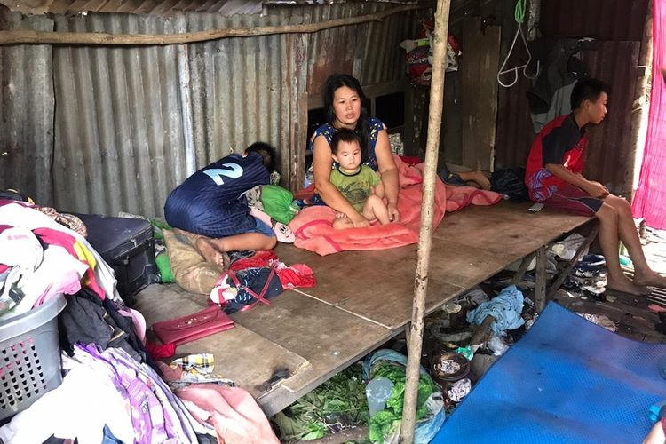 Lena dan Keluarga harus tinggal di gubuk