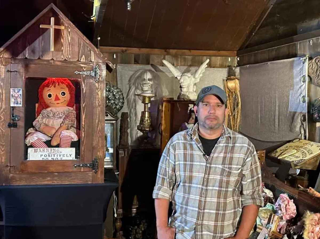 [Image: Dan-Rivera-Dies-at-54-While-Touring-with...-Story.jpg]