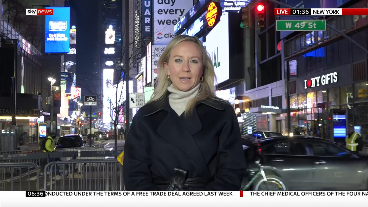 01.01 - 06.00.00 - Sky News @ Breakfast. Latest news headlines, compr..._001.ts_snapshot_02.03.354