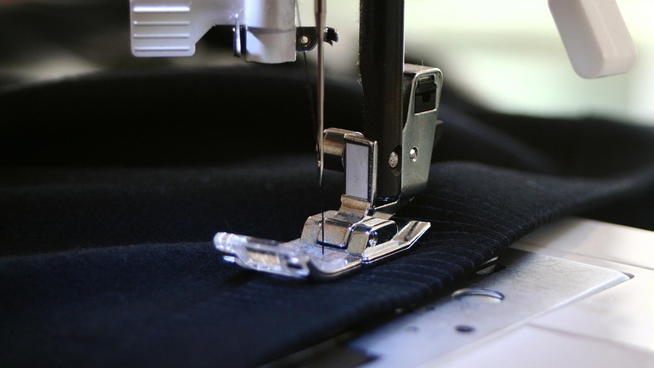 Máquina de coser de alta resolución