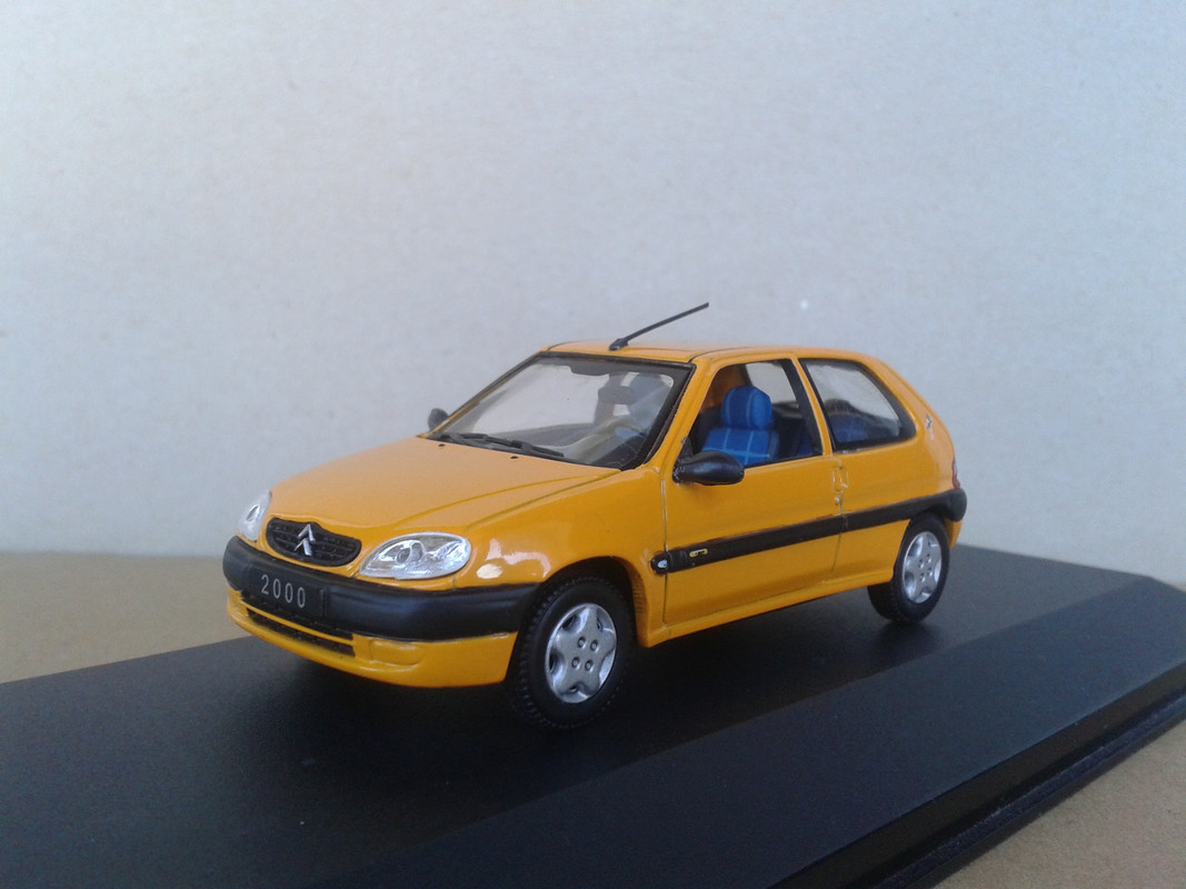 2000 Citroën Saxo Mk II Bic (Universal Hobbies – nº 80 Passion Citroën) (3)