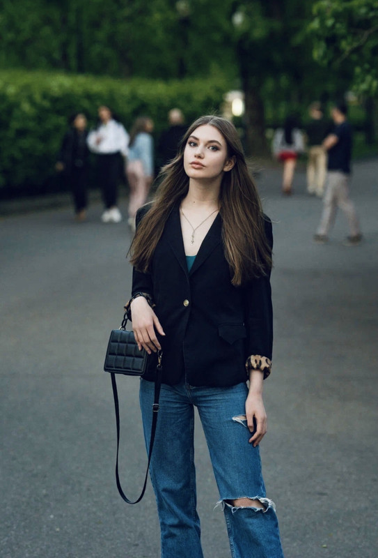 6394E213-034C-47F2-B712-A46D674D45DD