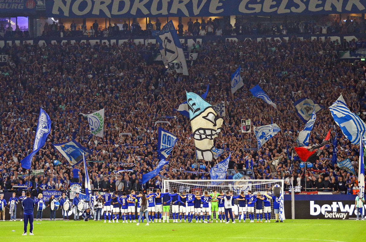 schalke-04-1-fc-kaiserslautern-2-bundesliga-2023-2024-30