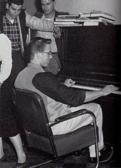 https://i.postimg.cc/jqp6RmDK/1958-Playing-piano-for-the-Day-College-of-Commerce-Council.jpg