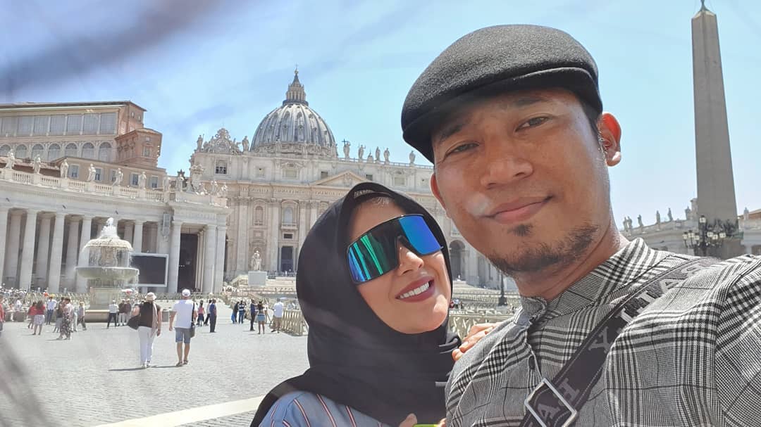 Sempat Divonis Tak Bisa Hamil Normal, Istri Denny Cagur ...