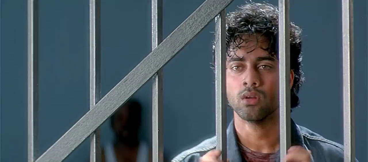 A Aa E Ee 2009 WebRip [Tamil] 480p 720p ESub Screenshot