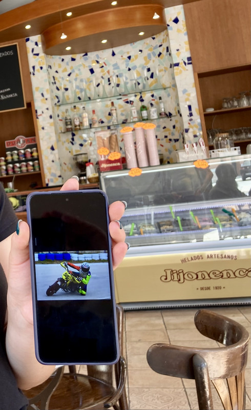 4B8D1409-FA6A-4602-BAD8-37BFEF716962